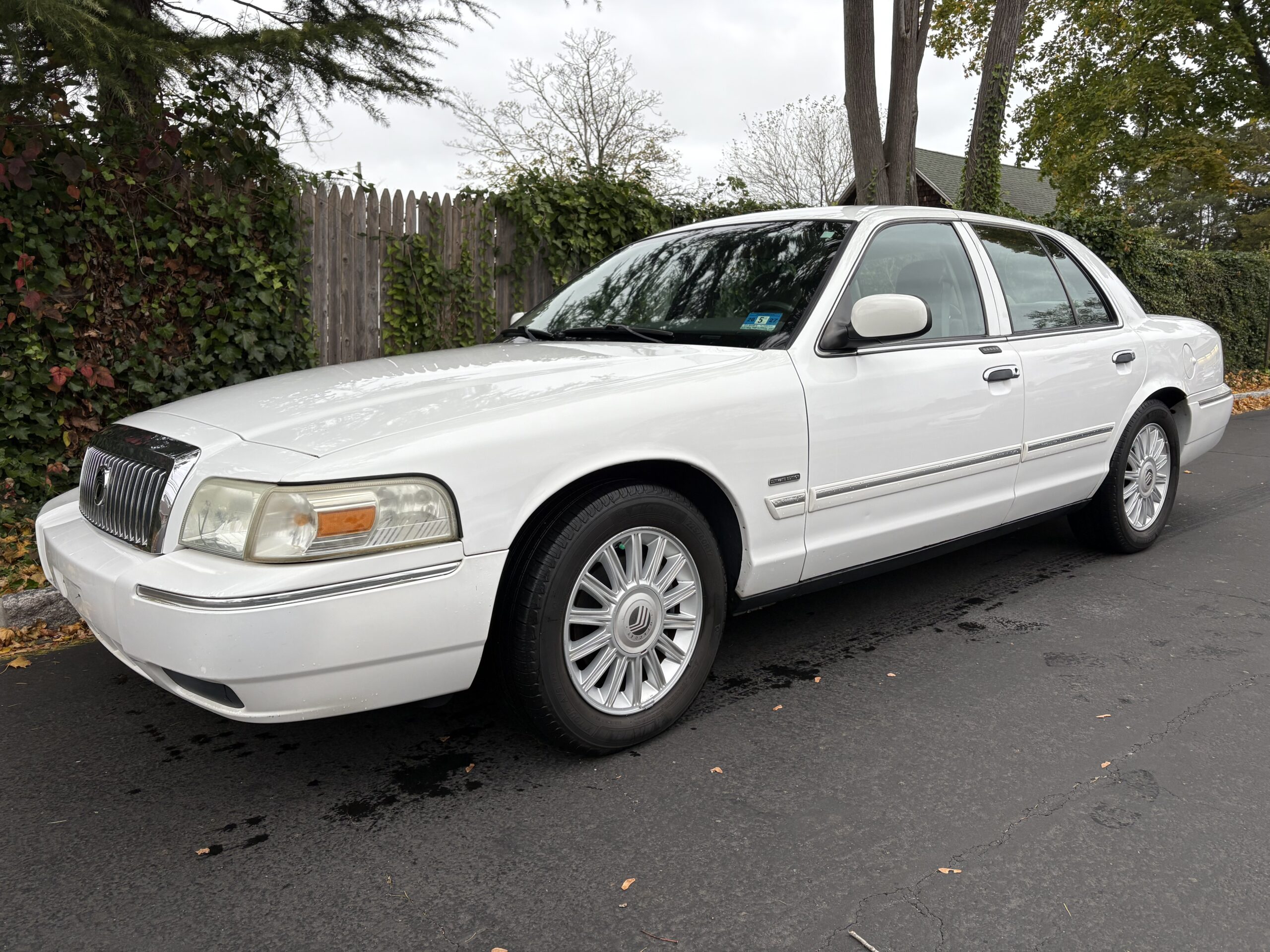 2010 Mercury Grand Marquis Ultimate